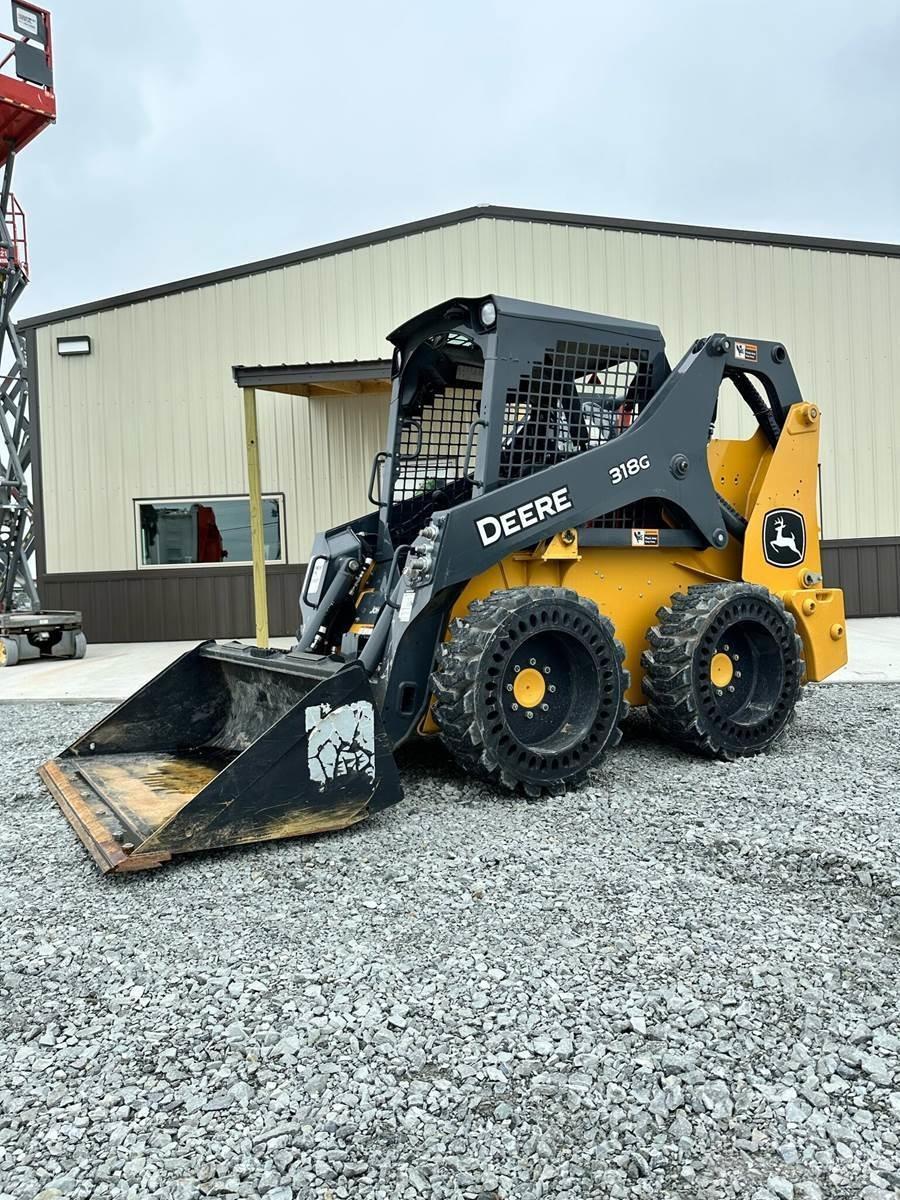 John Deere 318G Skid steer mini nakladalci