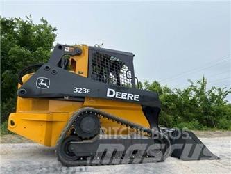 John Deere 323E Skid steer mini nakladalci