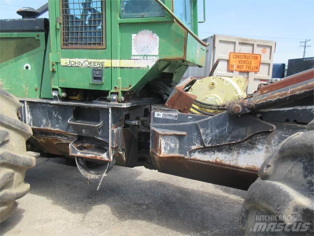 John Deere 748H Skiderji