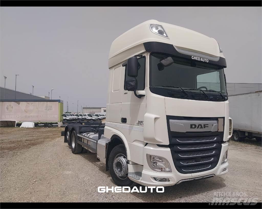 DAF DAF Tovornjaki zabojniki