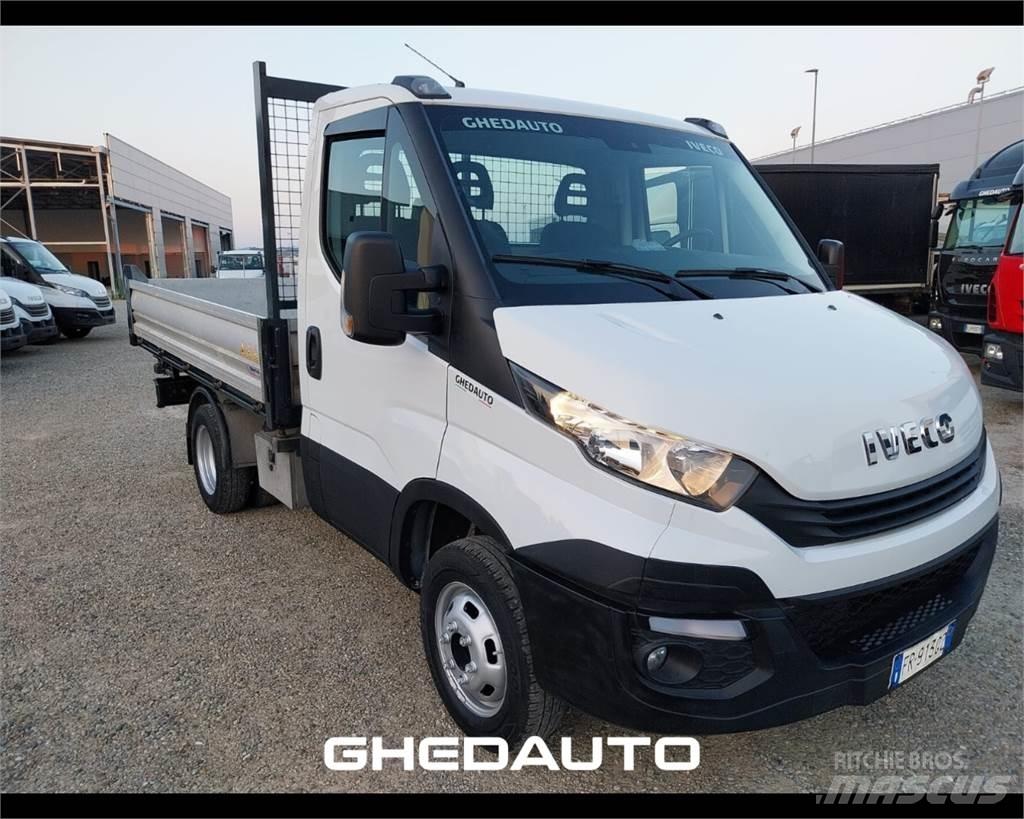 Iveco 35C14 Zabojni kombi