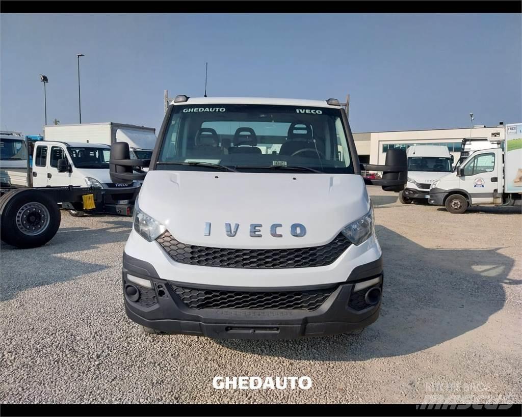 Iveco 35C15 Zabojni kombi