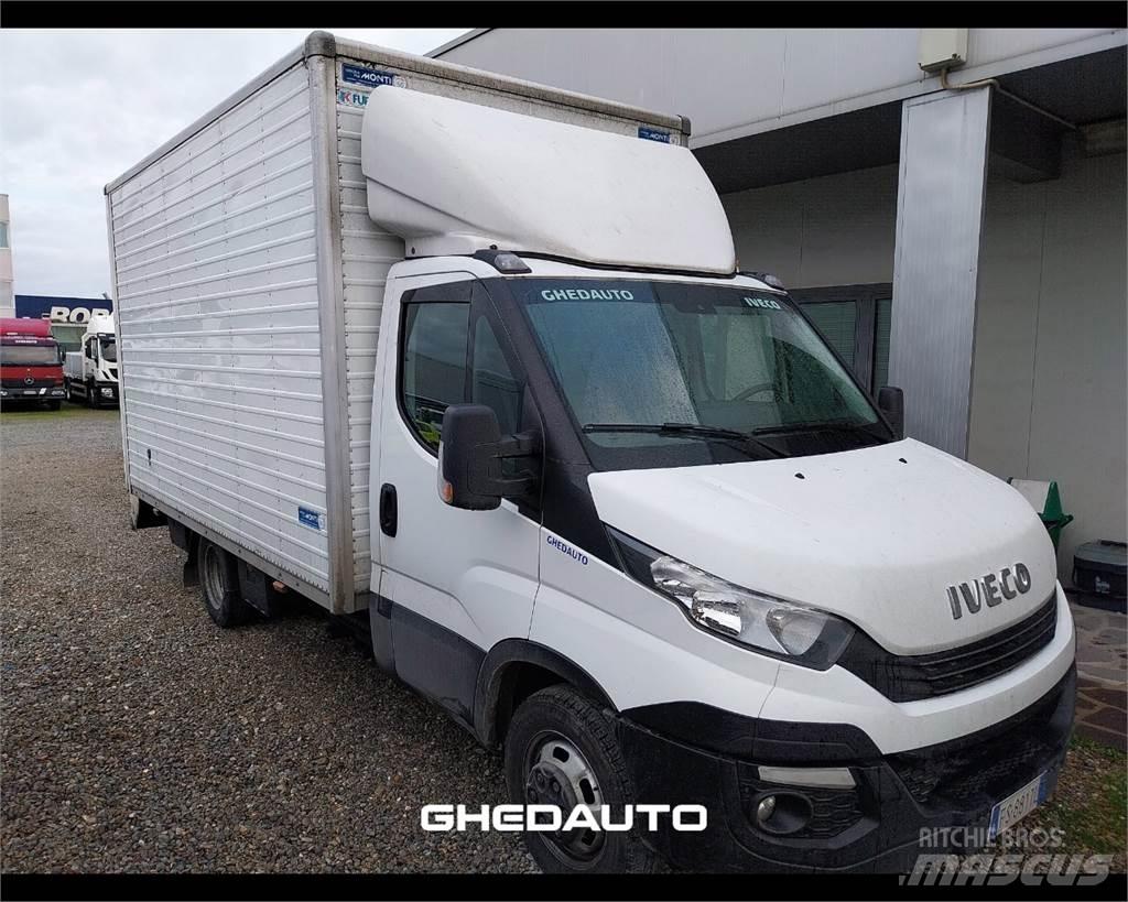 Iveco 35C18 Zabojni kombi