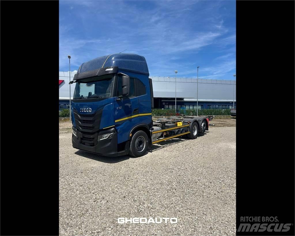 Iveco AS260S48S Tovornjaki zabojniki