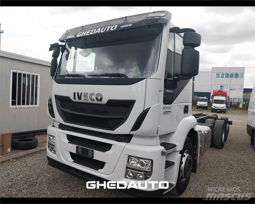 Iveco AT260S40Y/PS Tovornjaki zabojniki