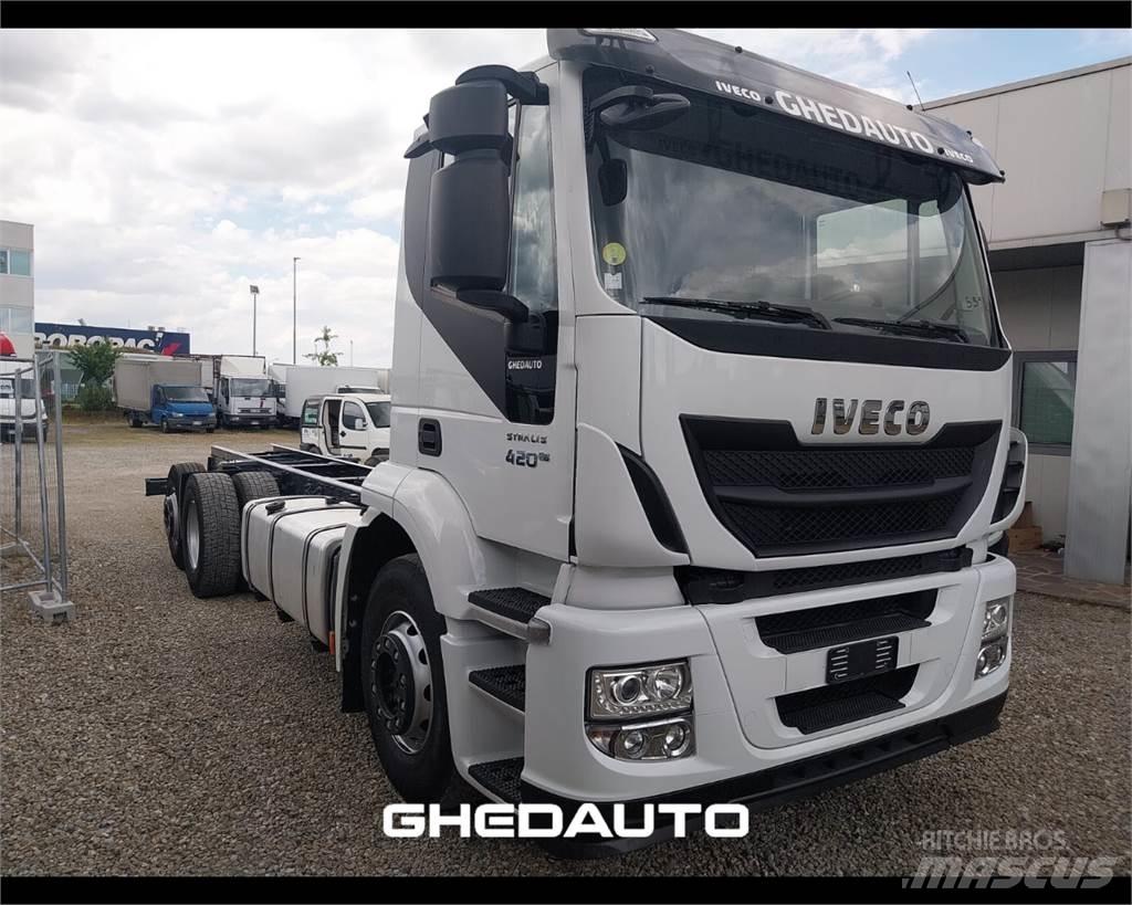 Iveco AT260S40Y/PS Tovornjaki zabojniki