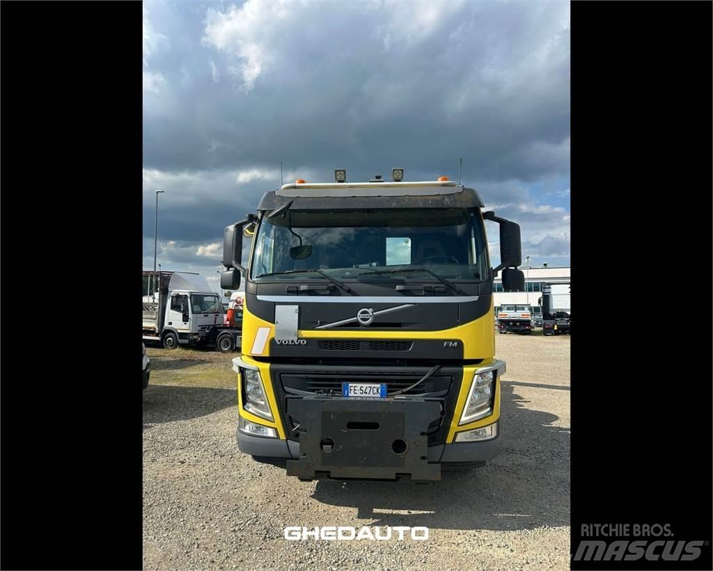 Volvo TRUCKS VOLVO Tovornjaki zabojniki