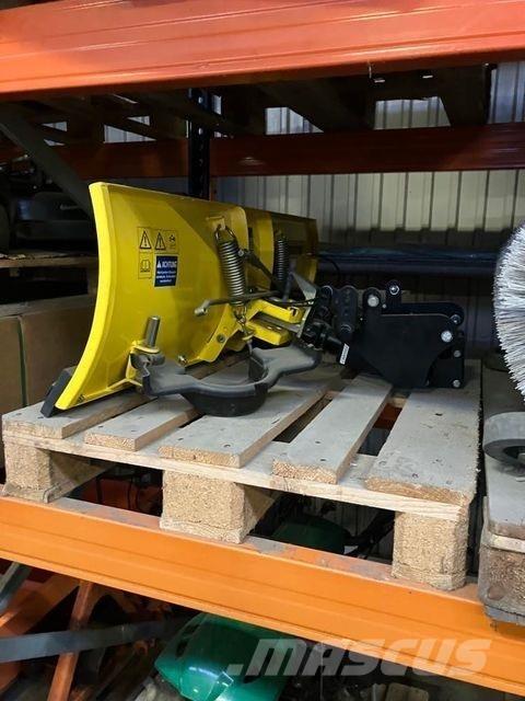 John Deere  Snežne deske in plugi