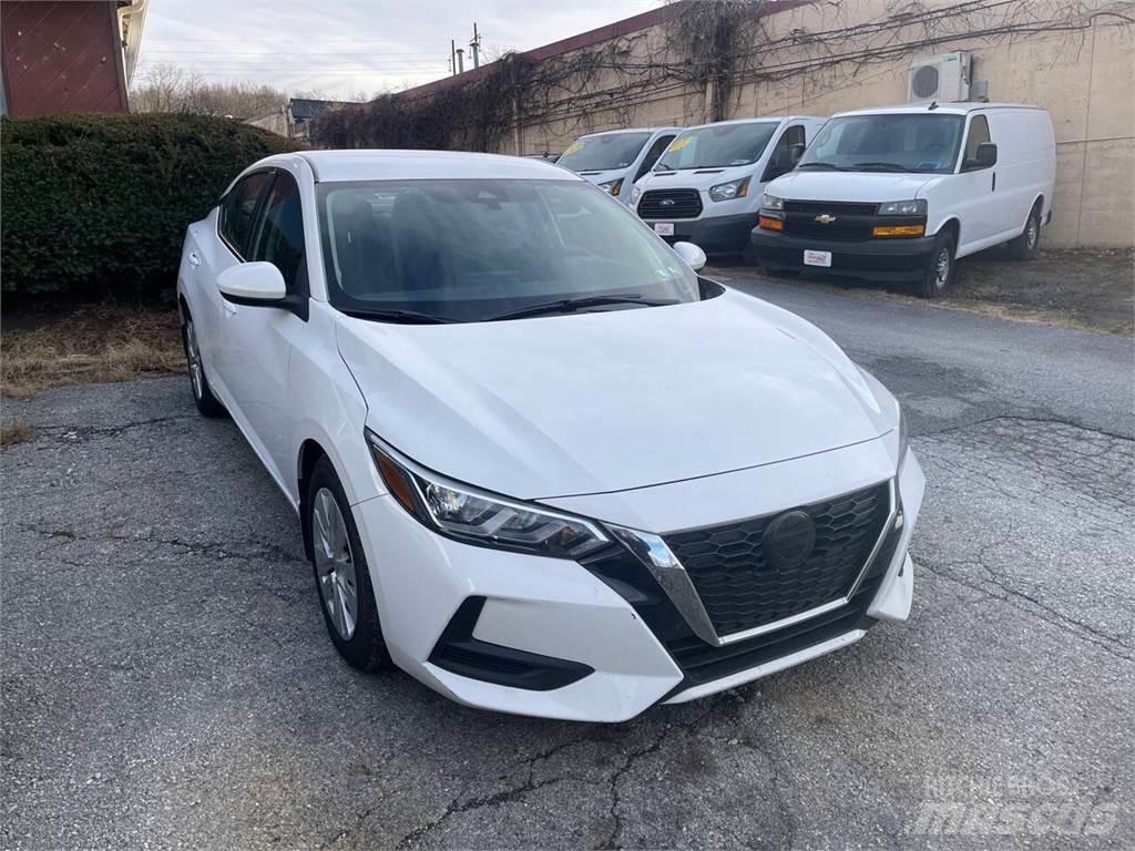 Nissan Sentra Avtomobili