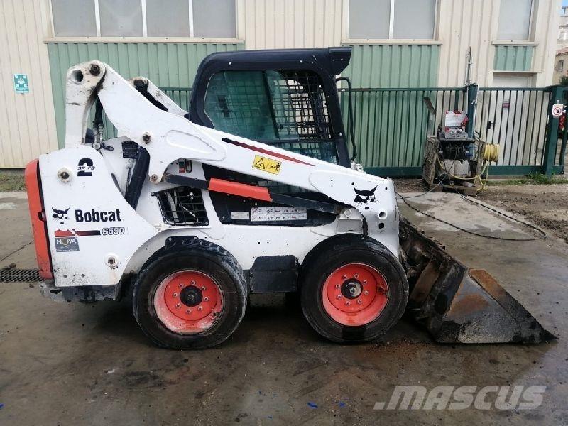 Bobcat S590 Kolesni nakladalci