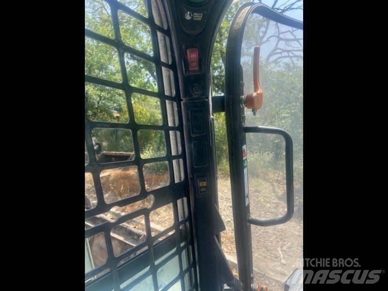 Bobcat T770 Kolesni nakladalci