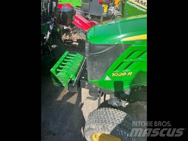 John Deere 1026R Nega okolice - drugo