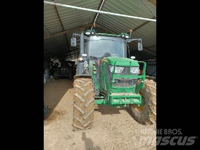John Deere 6110R Traktorji