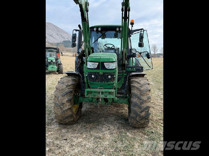 John Deere 6120M Traktorji