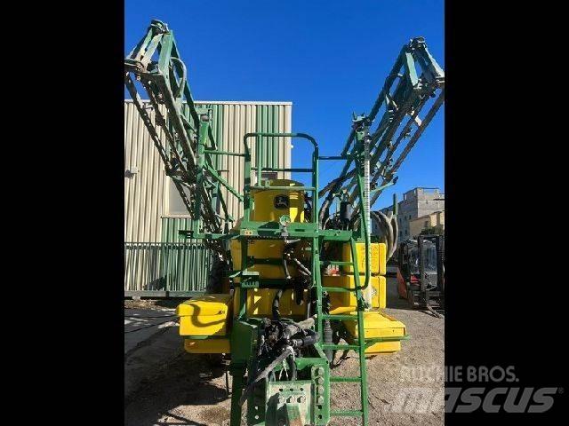 John Deere 824 SE Vlečne škropilnice