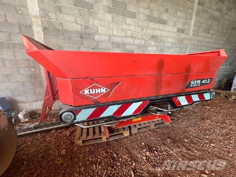 Kuhn AXIS 40.2 Trosilniki mineralnega gnojila