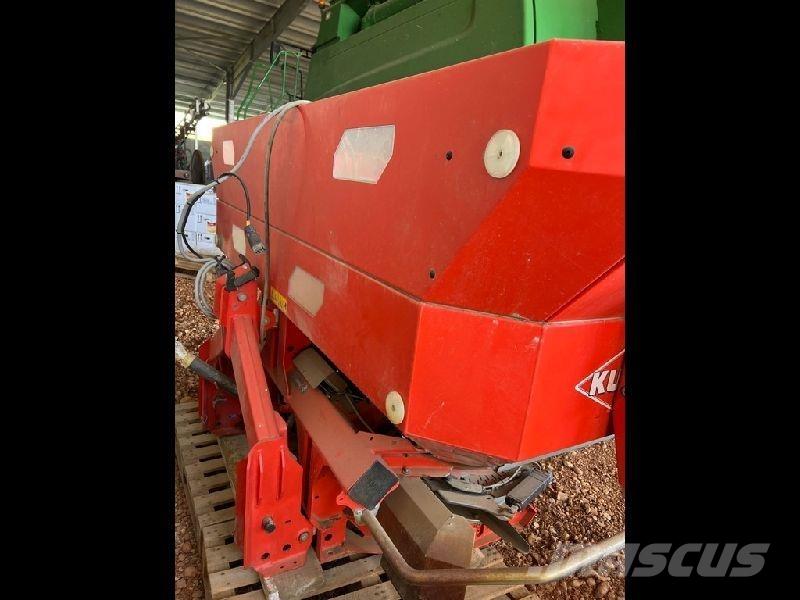 Kuhn AXIS 40.2 Trosilniki mineralnega gnojila