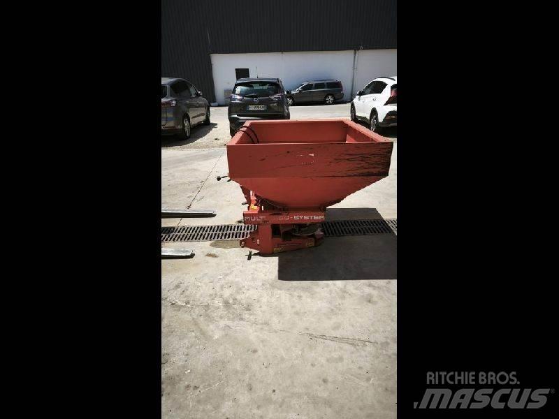 Kuhn MDS 81 Trosilniki mineralnega gnojila