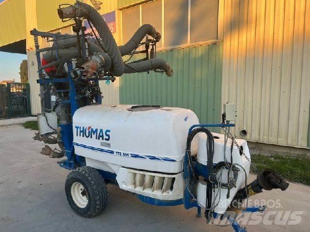 Thomas TTZ 800 Vlečne škropilnice