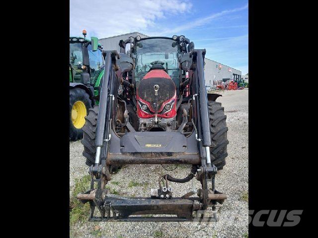 Valtra G115 Traktorji