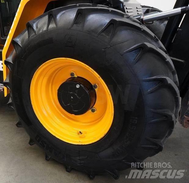 JCB 940-4 Terenski viličar