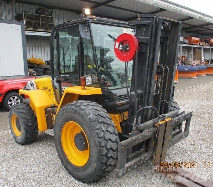 JCB 940-4 Terenski viličar