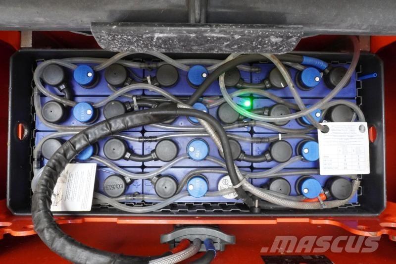 Linde D 12 133 Samopogonski ročni viličarji