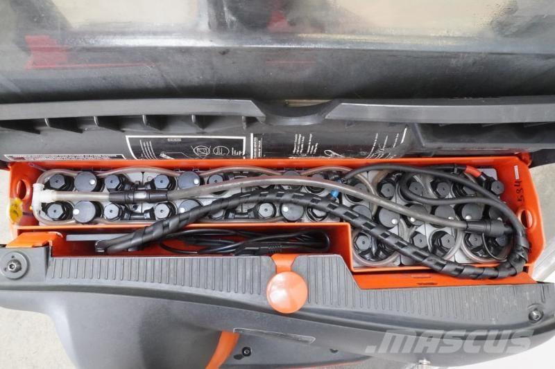 Linde L 12 379 Samopogonski ročni viličarji