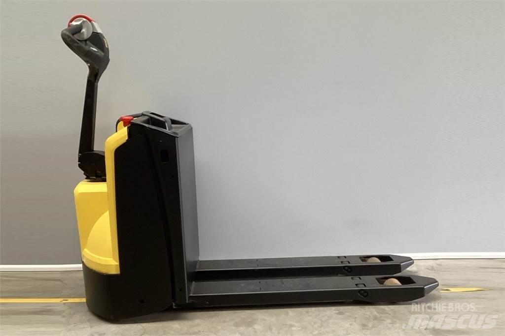 Hyster P1.6 Ročni električni viličar