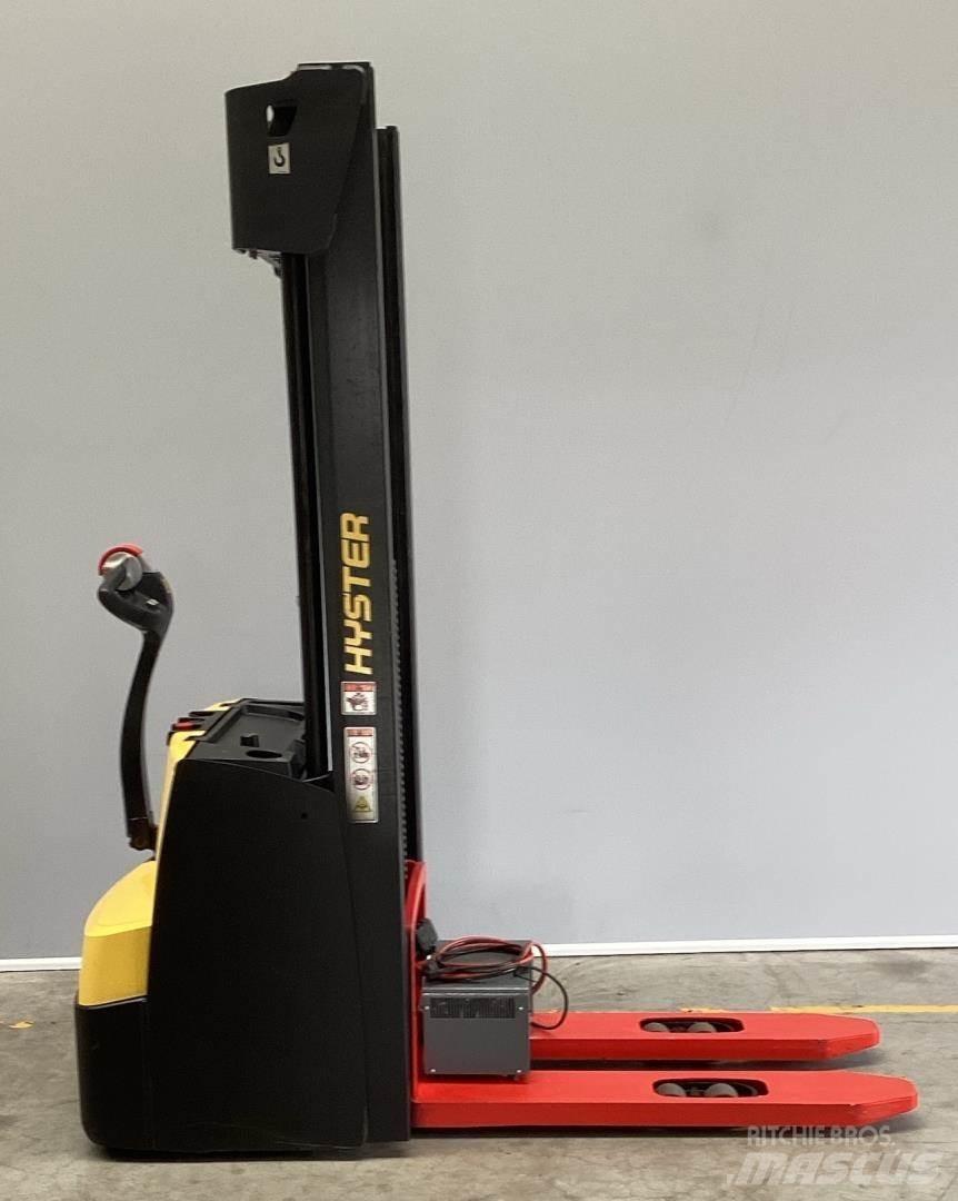 Hyster S1.4 Ročni električni viličar