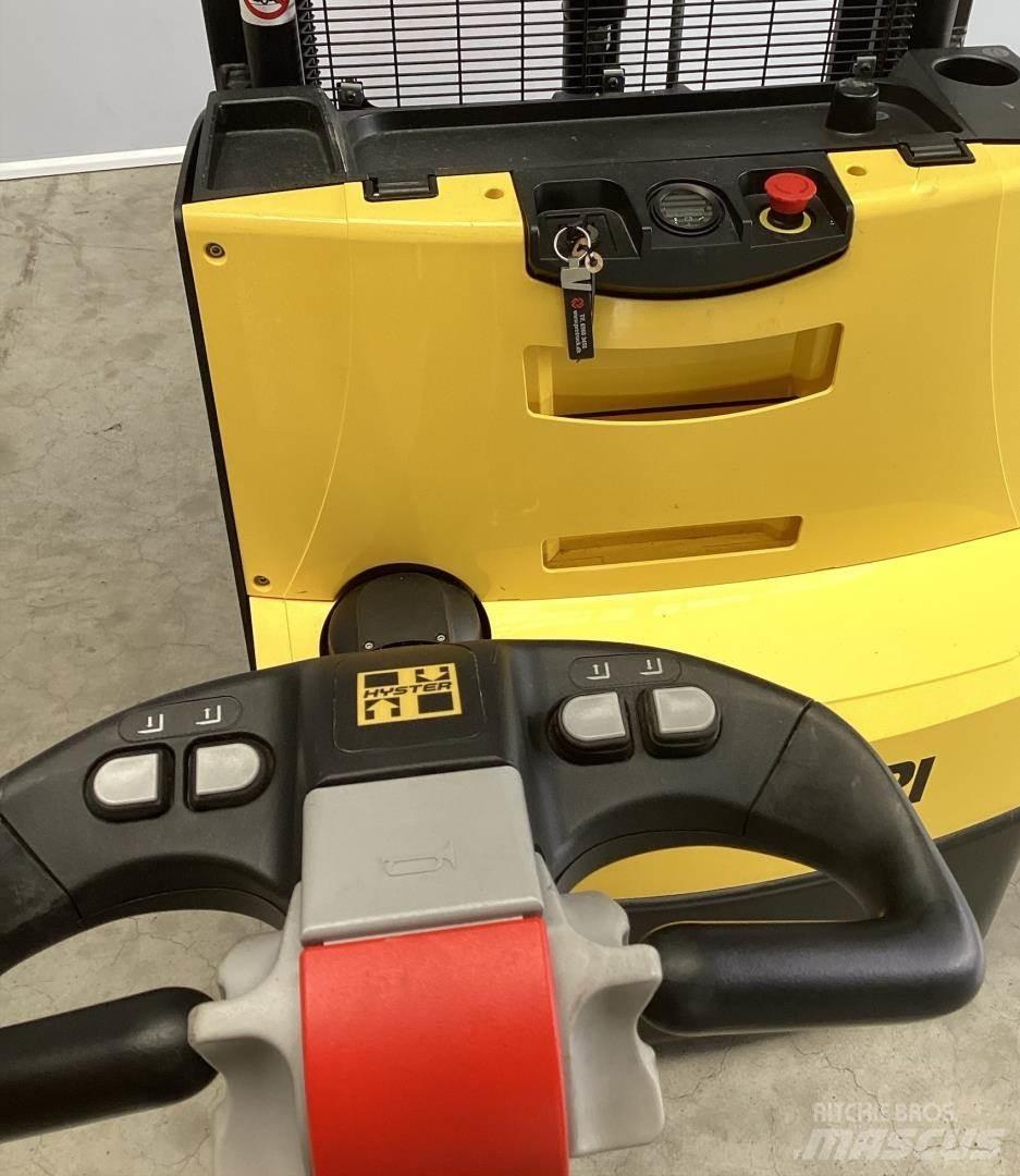 Hyster S1.4 Ročni električni viličar