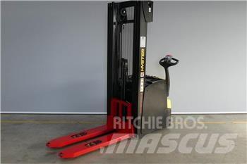 Hyster S1.6il Ročni električni viličar