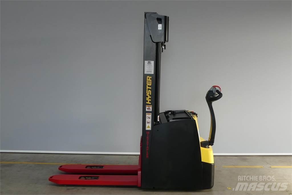 Hyster S1.6il Ročni električni viličar