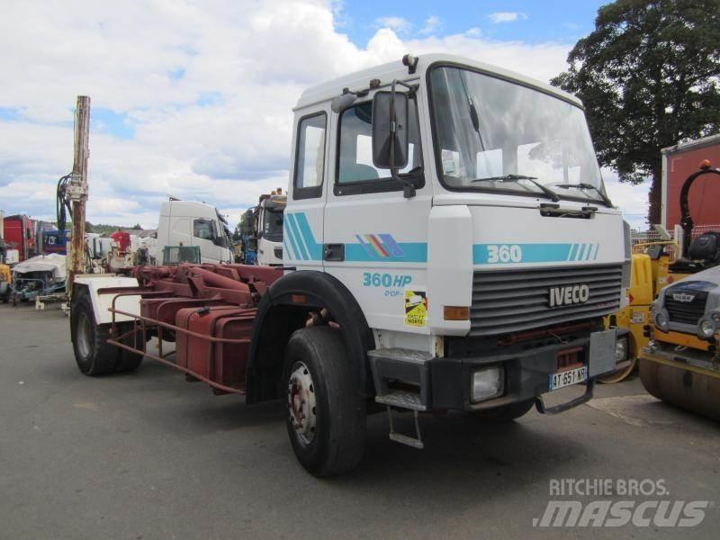 Iveco Unic Razstavljivi tovornjaki z žičnimi dvigali