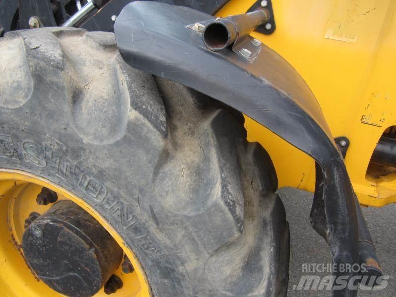 JCB 406 Kolesni nakladalci