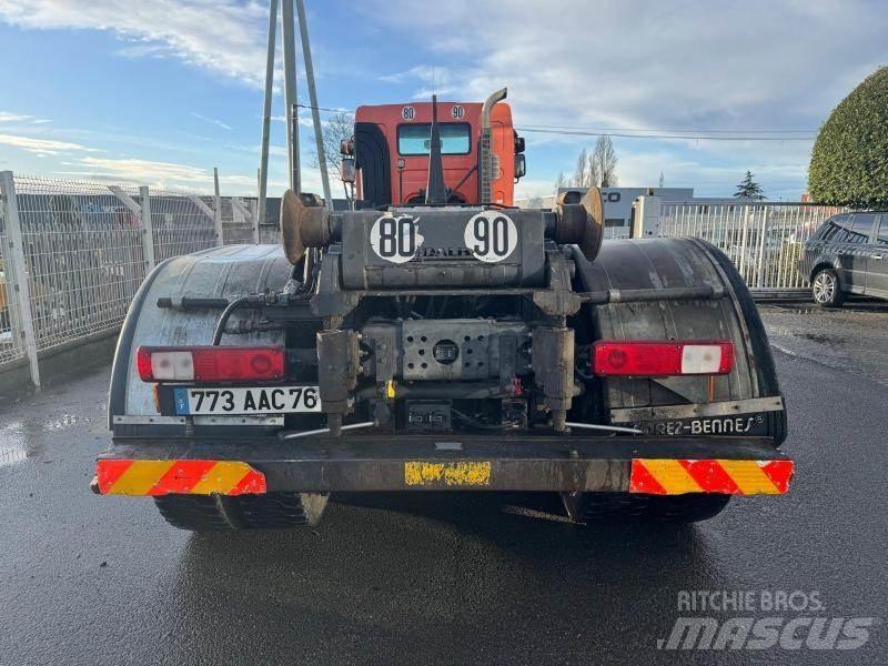 Renault Kerax Razstavljivi tovornjaki z žičnimi dvigali