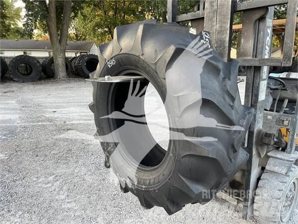 Titan 18.4X26 Gume, kolesa in platišča