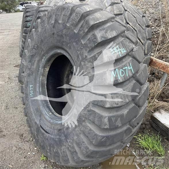 Titan 23.5x25 Gume, kolesa in platišča