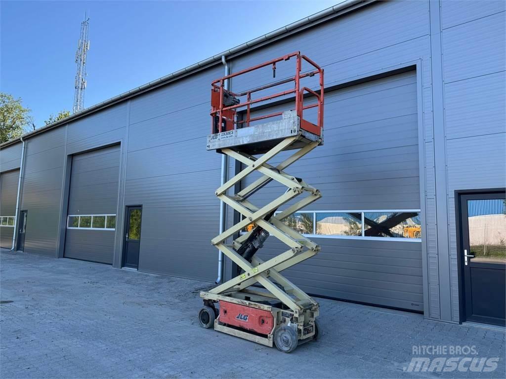 JLG 1930es Druga dvigala in dvižne ploščadi