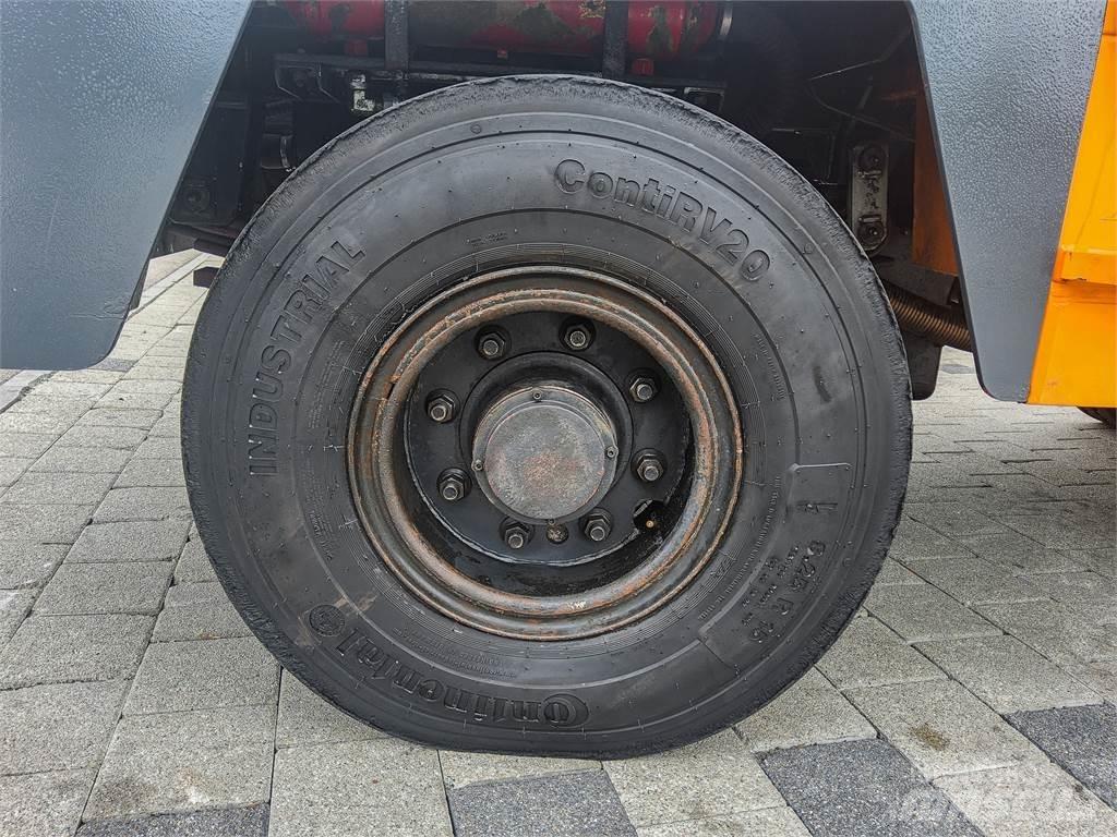  ATA 8500 4x4 Vlečna vozila