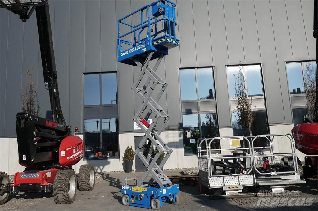 Genie GS 1330 Škarjaste dvižne ploščadi