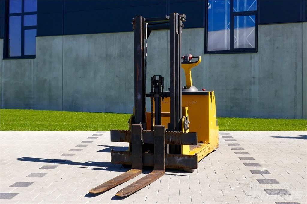 Linde L12 Ročni električni viličar