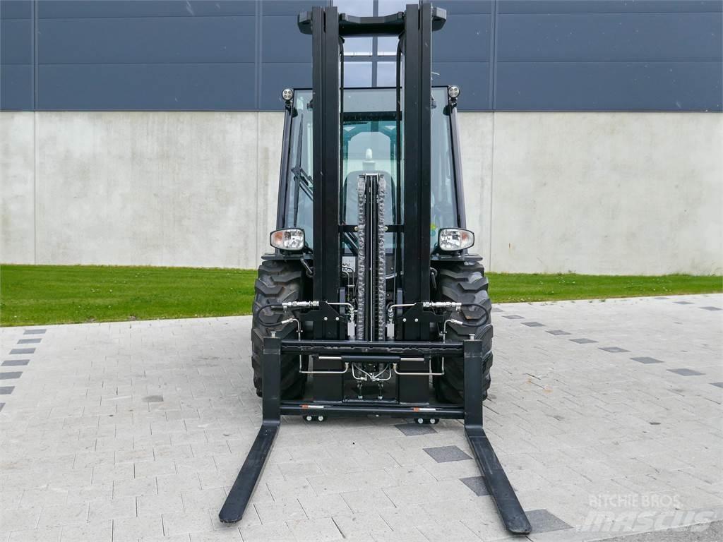 Manitou MC 25-4 Terenski viličar