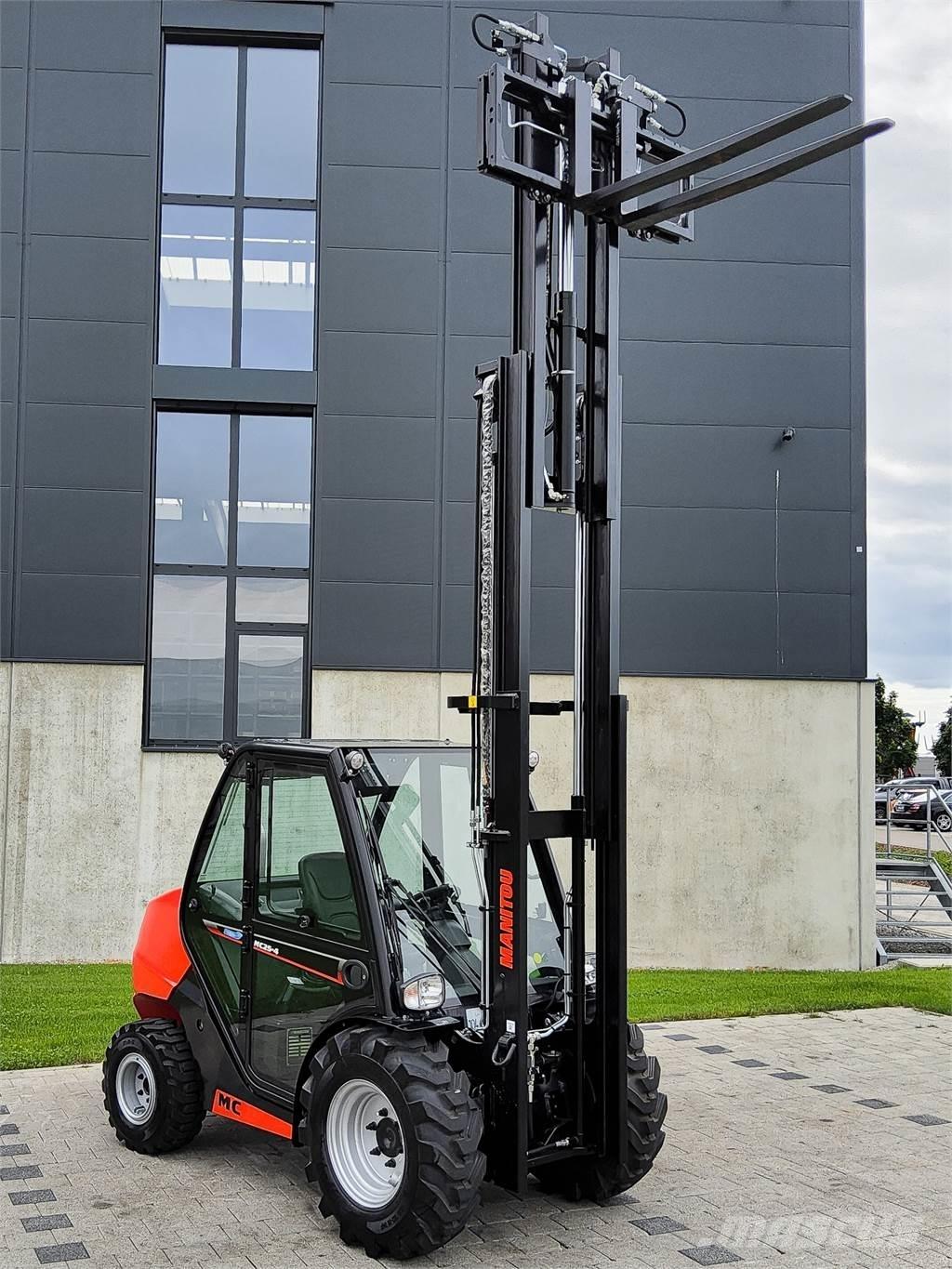 Manitou MC 25-4 Terenski viličar