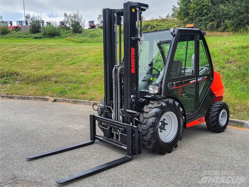 Manitou MC 25-4 Terenski viličar