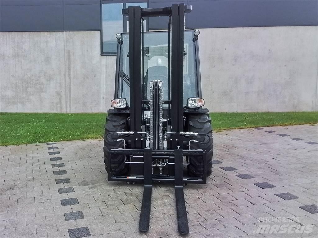 Manitou MC 25-4 Terenski viličar