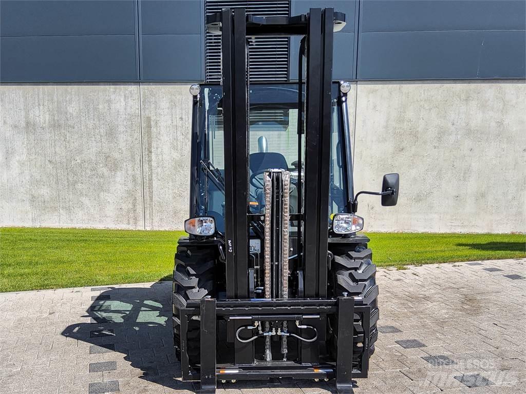 Manitou MC 30-4 Terenski viličar