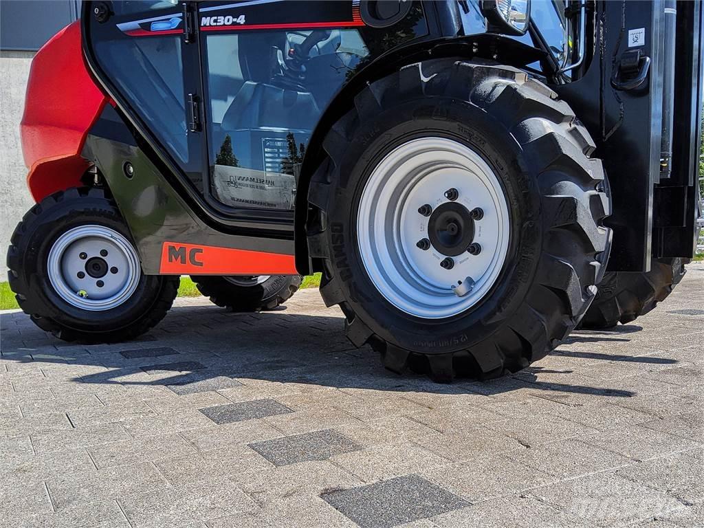 Manitou MC 30-4 Terenski viličar