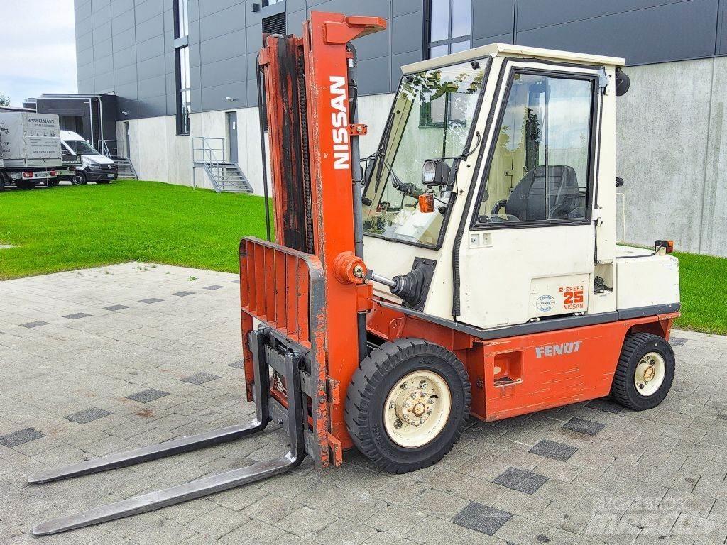Nissan EH02F25U Dizelski viličarji
