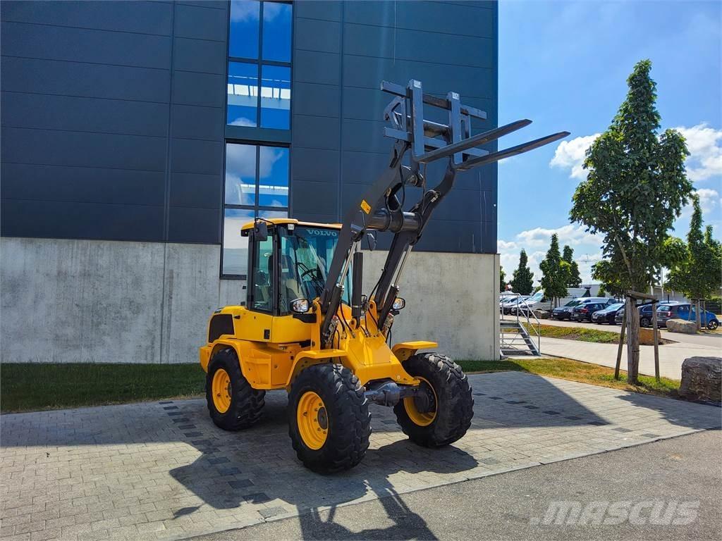 Volvo L 30G Mini bagri <7t